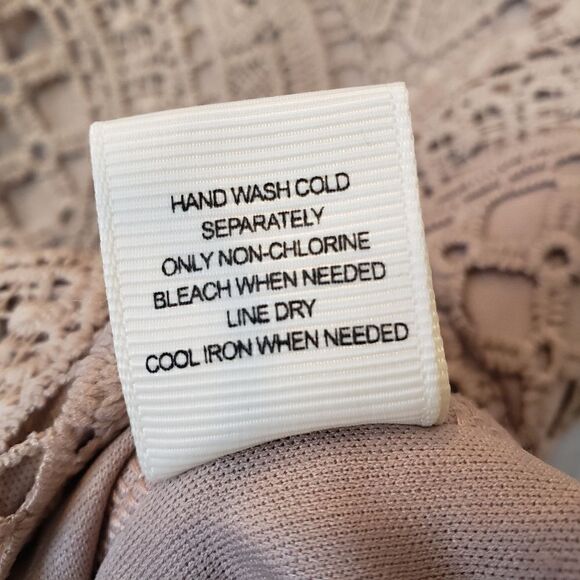 ULTRA PINK Cap Sleeve Lace/Crochet Top - Picture 8 of 10